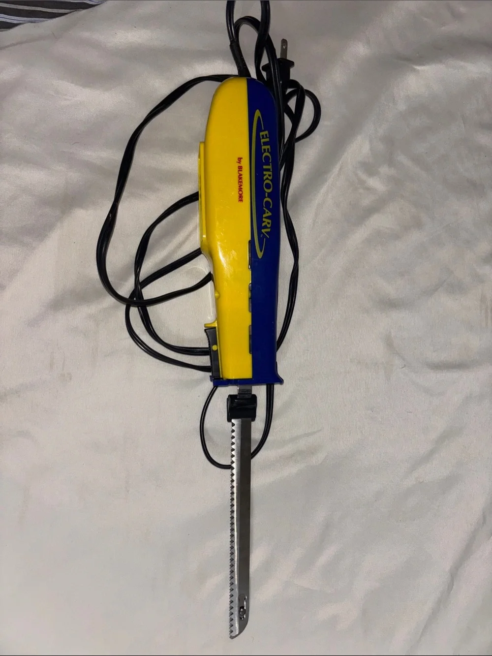 Electro-Carv Electric Carving Knife in Blue Yellow thanksgiving holiday meat X